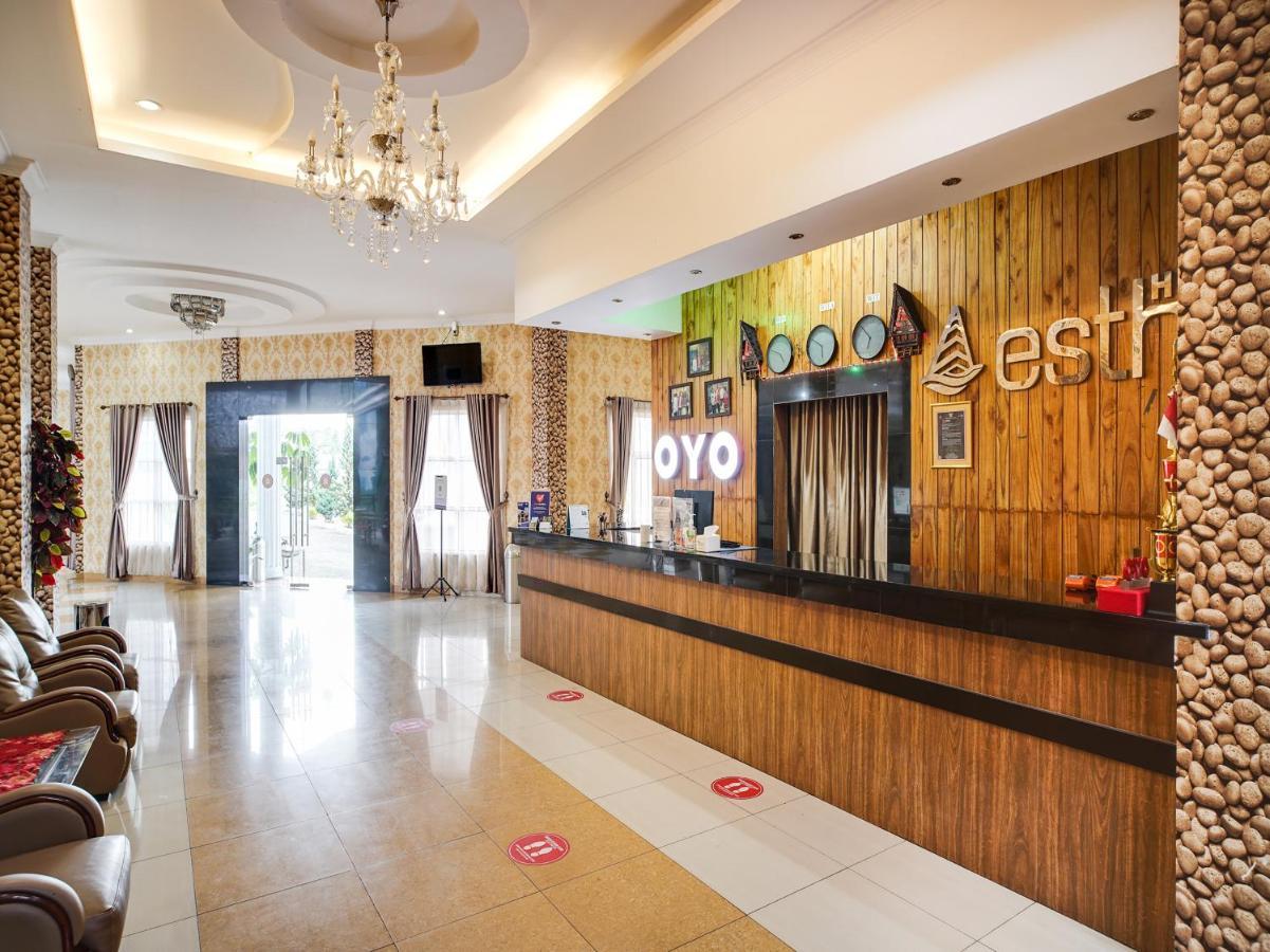 Super Oyo Capital O 540 Esther Hotel Balige Bagian luar foto